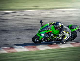 2019 Ninja ZX-10R Action Images (15)  Ninja? ZX?-10R ABS KRT